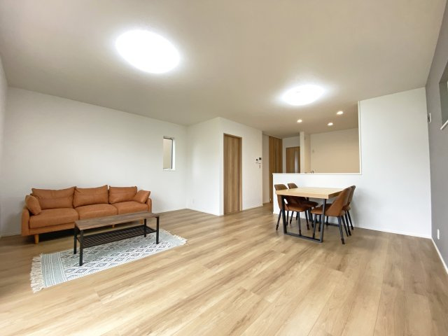 販売予定【北名古屋市熊之庄八幡 1号棟】角地/LaundryRのその他|○同仕様施工例　リビング