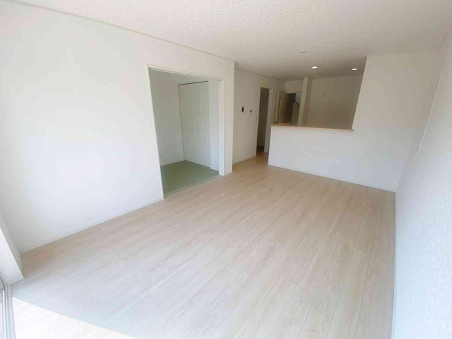 【居間・リビング】 | 碧南市福清水町第１　１号棟【仲介手数料0円】