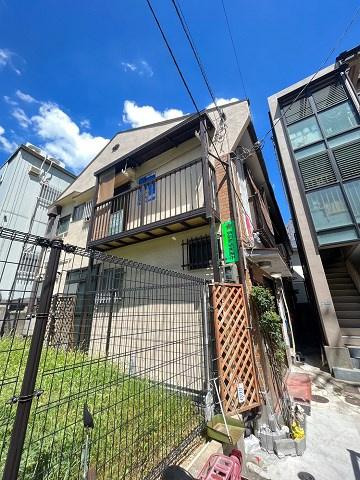 春日荘の外観