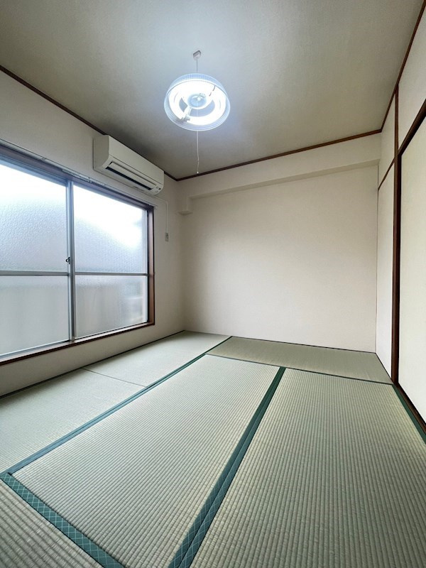 東須磨八木マンションの和室|い草の香りが落ち着く素敵な和室です