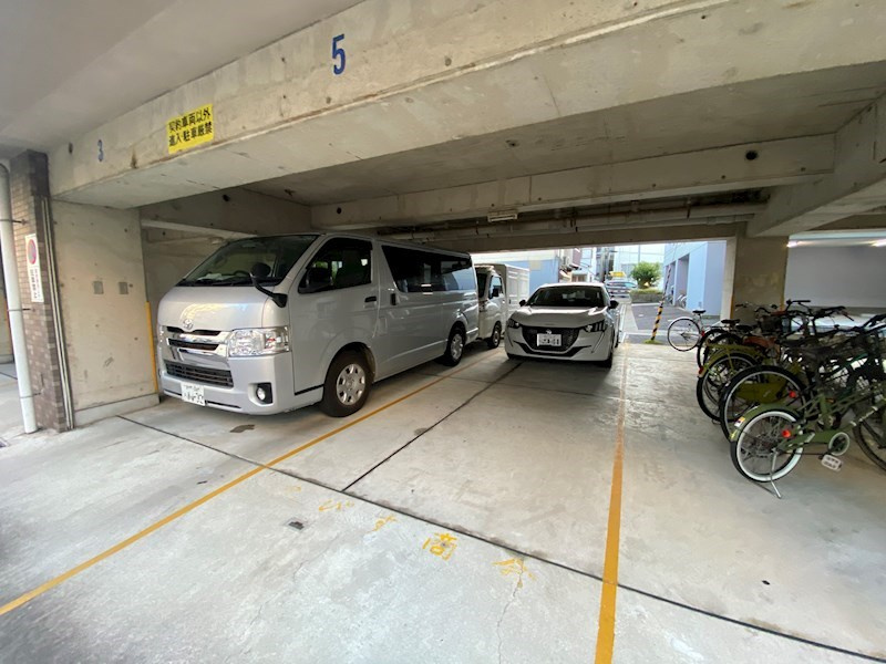 イーナ板宿の駐車場|カースペースがあります