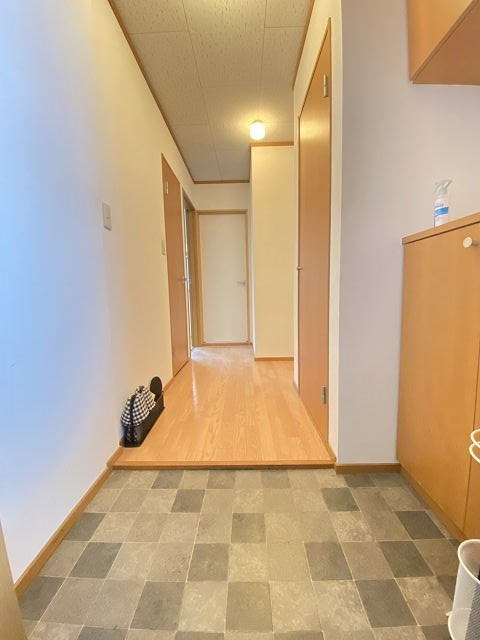 コンフォート出屋敷の玄関
