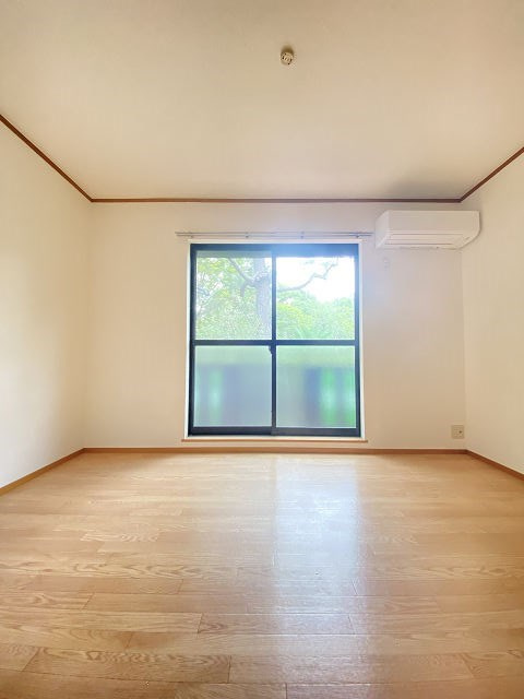 コンフォート出屋敷の寝室