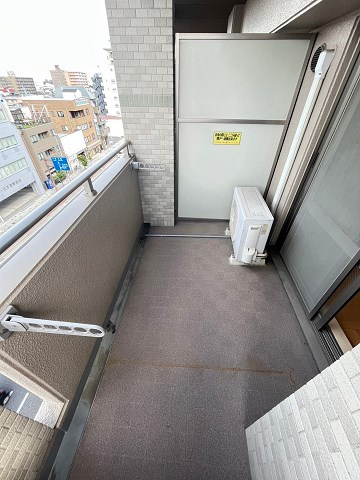 ダイドーメゾン阪神西宮駅前（産所町）のバルコニー