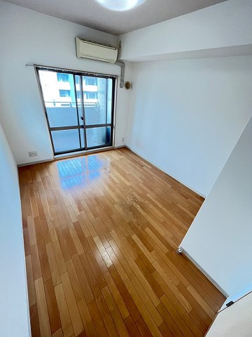 ダイドーメゾン阪神西宮駅前（産所町）の居間・リビング
