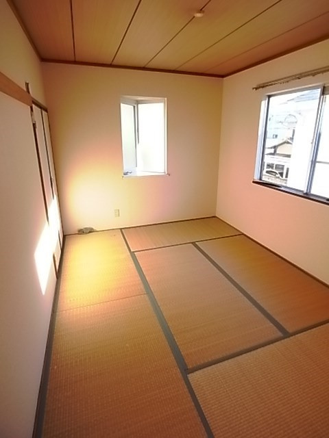 イースト七番館の居間・リビング