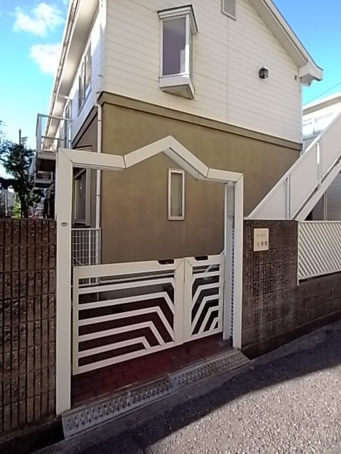 イースト七番館の外観