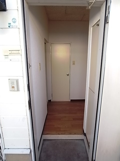 イースト七番館の玄関