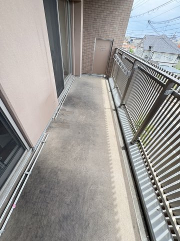 甲子園三番町ハイツのバルコニー