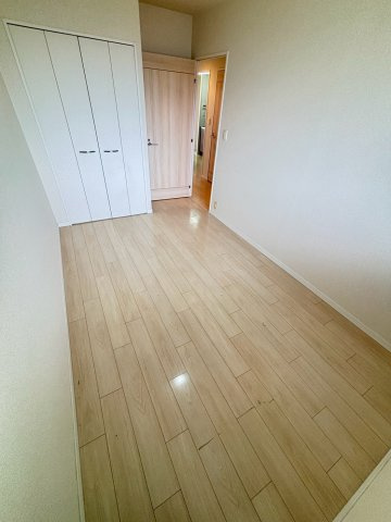 甲子園三番町ハイツの洋室
