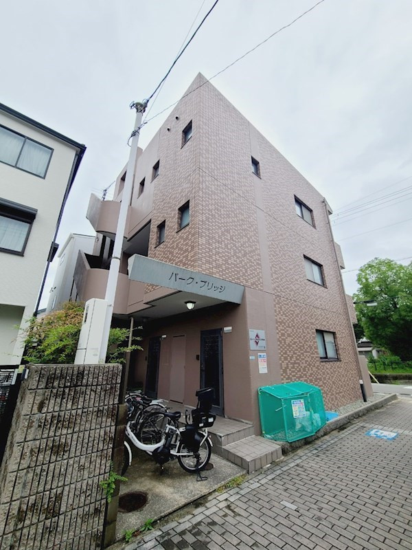 パークブリッジのエントランス