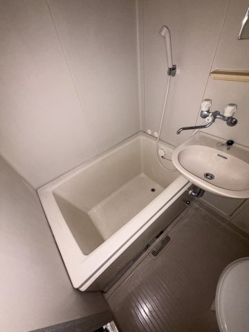 ストークハイツA棟の浴室