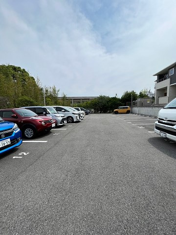 ルシェロ上ヶ原の駐車場