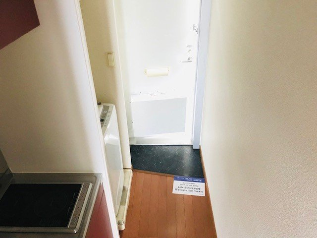 レオパレスプロパッサ大泉の玄関|明るい玄関です