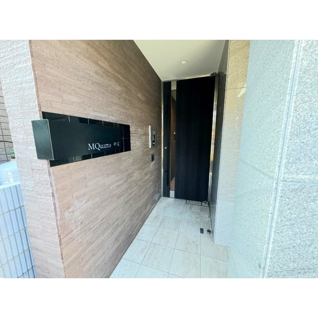 MQuarto新座のエントランス|落ち着いたエントランスです