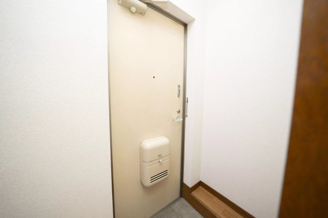 AP288 ライブコアひばりヶ丘 103の玄関|



