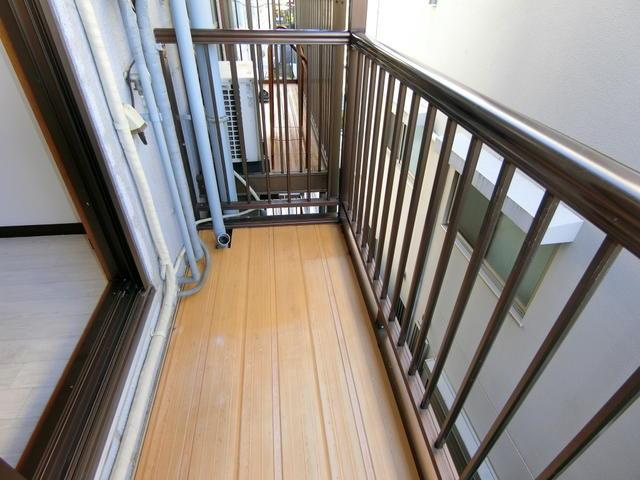 ルミエ学芸大学のバルコニー