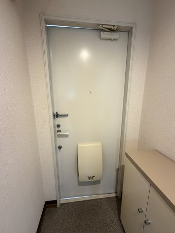 ハイツ南落合Ⅱの玄関
