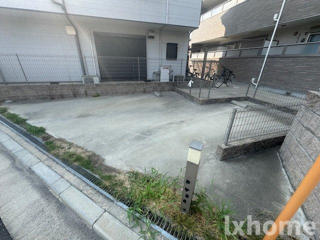 クリエオーレ鳥飼野々の駐車場|駐車場があります