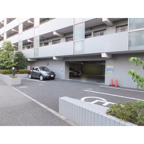 エコタワーバオバブ駐車場の外観