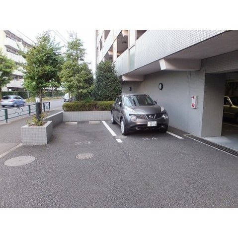 エコタワーバオバブ駐車場の外観