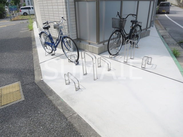 グリシーナ新小岩のその他共用部分|敷地内自転車置き場。