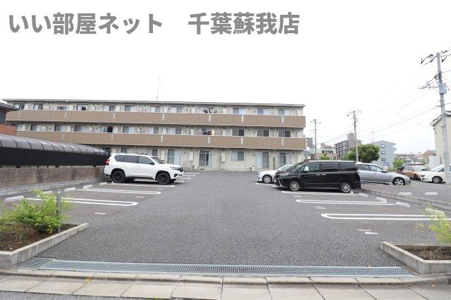 Ｒ．ザウバーの駐車場|駐車場に車を止められます