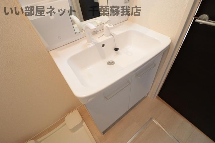 Ｒ．ザウバーの洗面所|広い洗面スペース