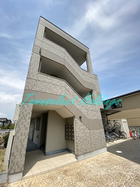 茅ヶ崎市十間坂３丁目の賃貸マンションのエントランス