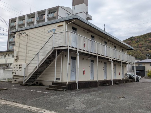 姫路市砥堀のハイツの外観