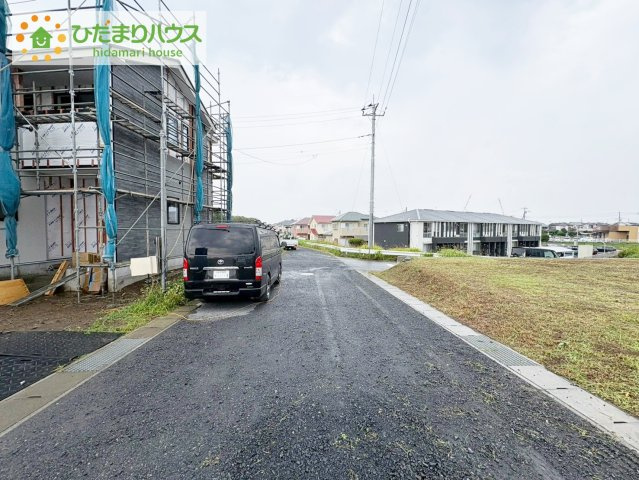 ひたちなか市東石川1期　新築戸建の前面道路含む現地写真|スーパー至近で、お買い物に便利な立地です(#^^#)