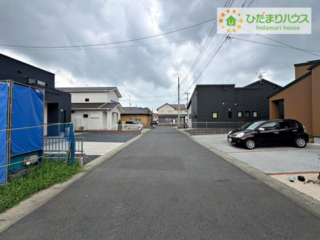 ひたちなか市馬渡1期　新築戸建の前面道路含む現地写真|車の出入りもラクラクできちゃいます(^^♪