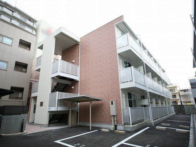 レオパレストライズの外観