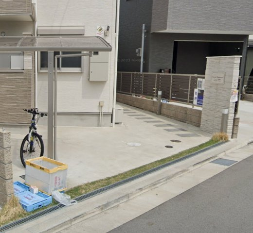 クリエオーレ鳥飼野々のエントランス