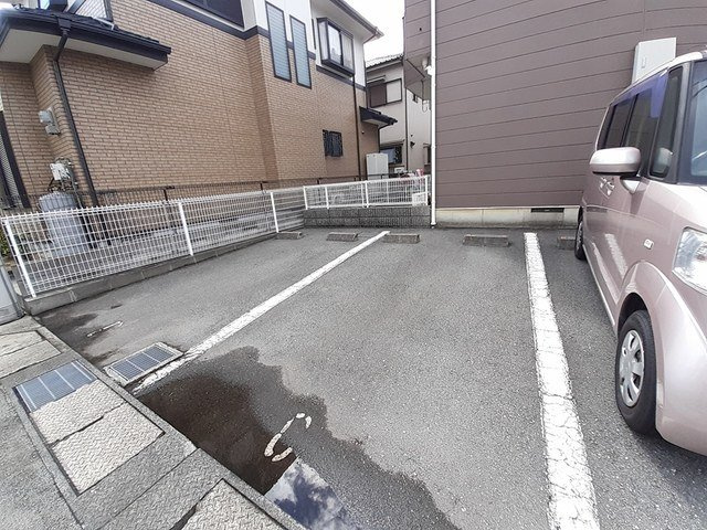 東フラワーの駐車場