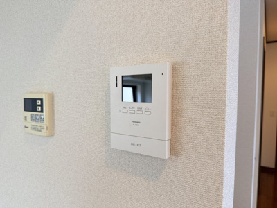【セキュリティ】 | 片倉町戸建 | 来訪者の確認のできるモニタ付インターホン