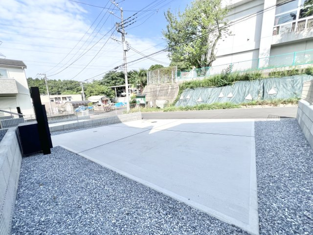 Sumai-to四街道市物井の駐車場|駐車場があるので、車を買う予定の方も安心です