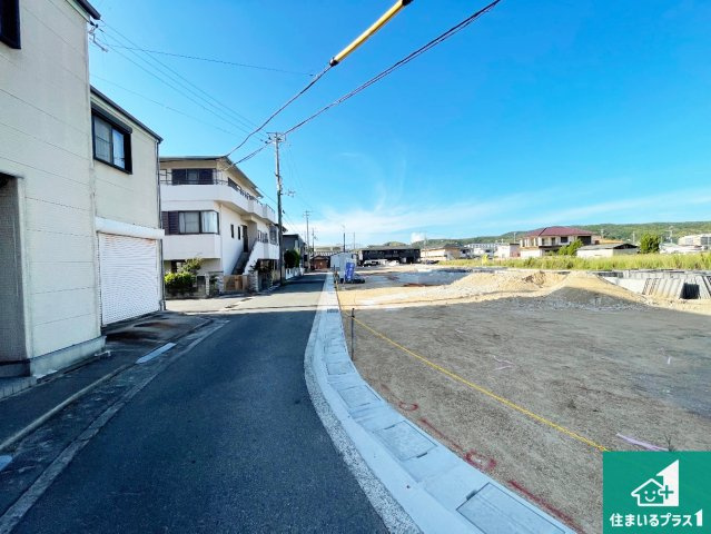 洲本市桑間　第1期　新築一戸建ての前面道路含む現地写真|周辺は落ち着いた街並みの住宅地！子育てがしやすい住環境です！まだ未完成ですが、現地でしかわからない事もございます。是非一度ご覧ください。