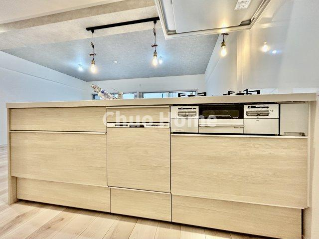 メゾンエクレーレ南千住のキッチン|ワイドで収納豊富なシステムキッチン