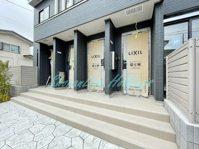 藤沢市鵠沼神明４丁目のアパートのエントランス