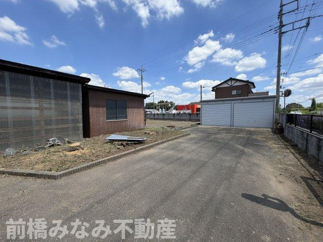 【中古】前橋市堀之下町　７K＋Sの駐車場|ガレージ付きの駐車スペースがあります。