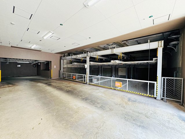 ファミールハイツ京都伏見ステージIの駐車場