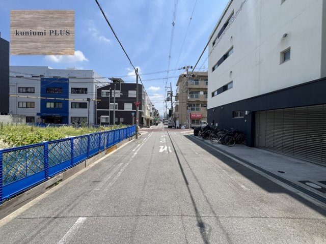 大阪市城東区諏訪4丁目の前面道路含む現地写真
