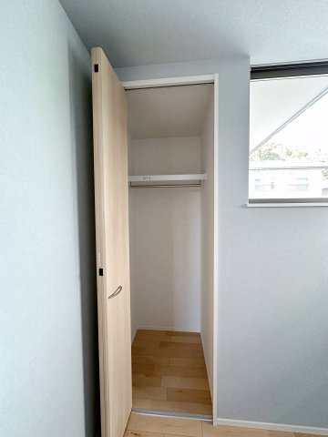 西区己斐上5丁目 No.Aの収納|全居室収納☆
3帖書斎のクローゼットです♪