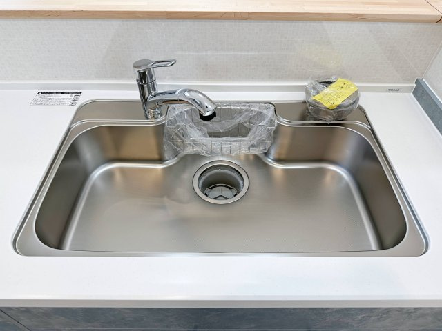 西区己斐上5丁目 No.Aのキッチン|ステンレスシンク☆
ステンレスシンクは傷や汚れに強く、お手入れも簡単で使いやすいです♪