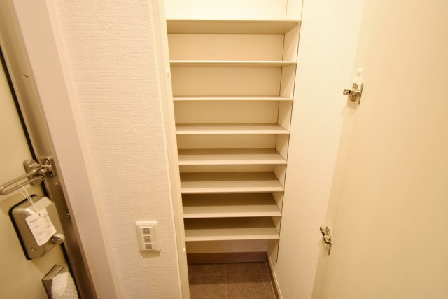 プレミール甲子園の収納|玄関収納