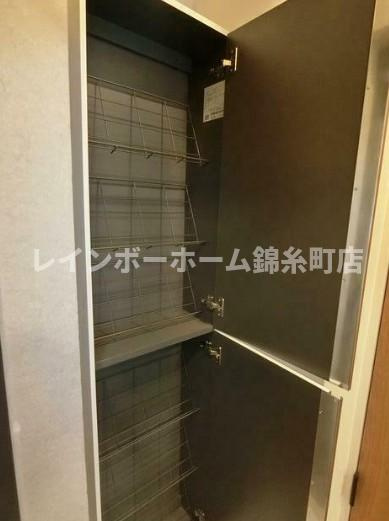 アリュール押上の玄関