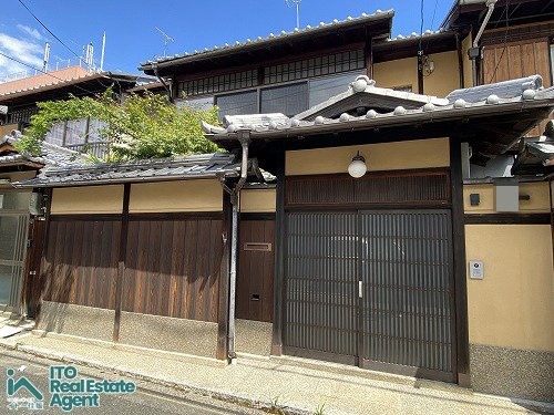 小山西花池町 「京町家」連棟3戸1の外観