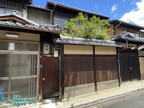 小山西花池町 「京町家」連棟3戸1の外観