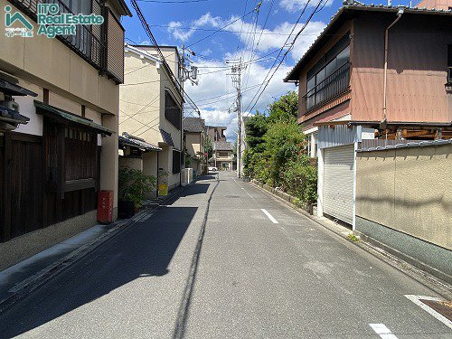 小山西花池町 「京町家」連棟3戸1の前面道路含む現地写真